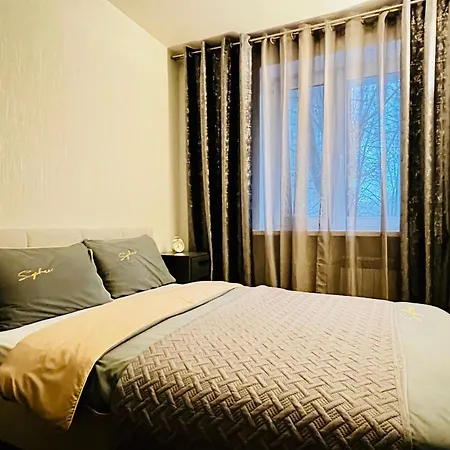 Town Hall Square View Daire