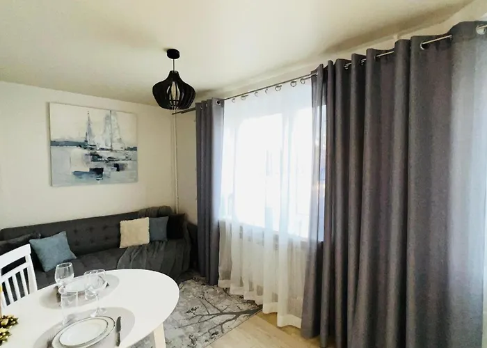 Town Hall Square View Apartament *